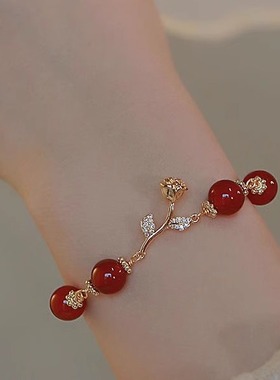 红色玫瑰铃铛手链超显白手饰套装轻奢气质感手串手饰组合套装