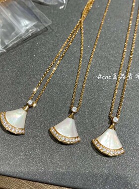 小裙子项链女白贝红玉髓扇子锁骨链送礼扇形项链厂家精工版