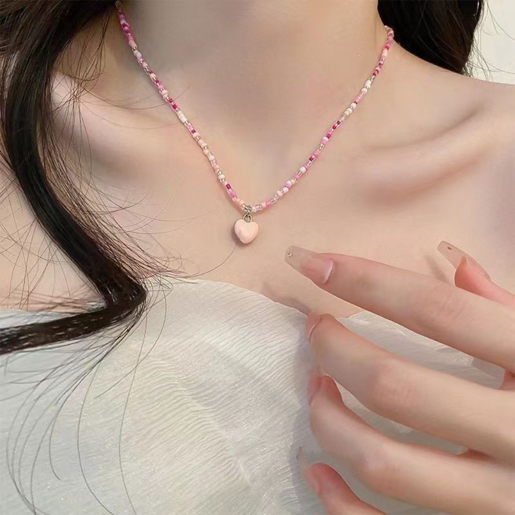奶乎乎的爱心~彩色串珠项链女韩版短款小众时尚锁骨链甜美颈链潮