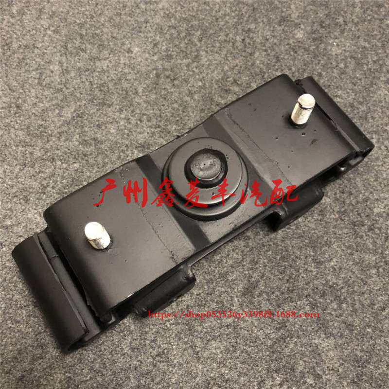 皮卡车L200发动机机脚胶 发动机脚垫MR992717