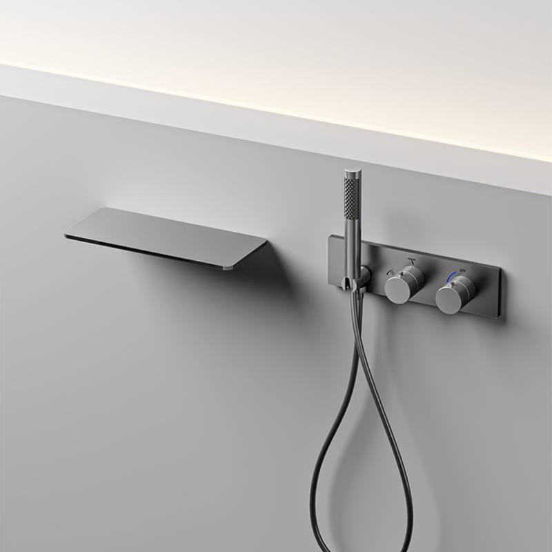 Farrete暗装入墙瀑布浴缸龙头