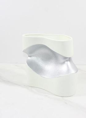 现代轻奢金色银色维纳斯的腰花器样板间酒店客厅玄关大厅创意摆件