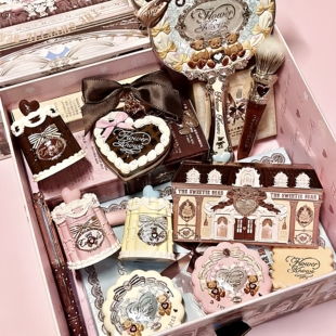 花礼盒知晓甜心套装化妆品全套系列盒礼物彩妆大礼盒盒套小熊新品