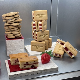 RUBY VERY CUT 草莓夹心饼干 易化不负责 日本直邮满200 夏季 包邮