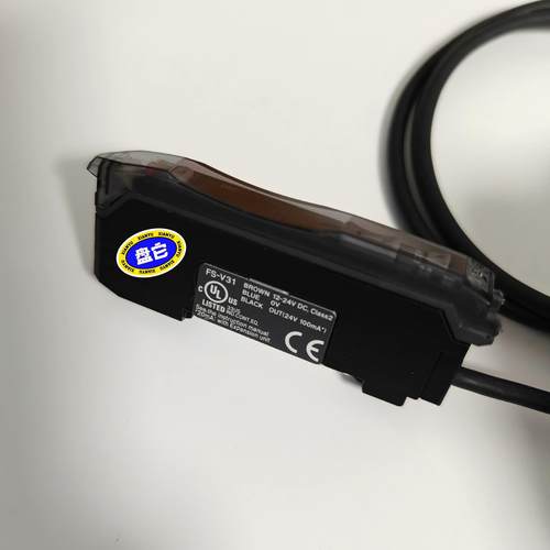 日本基恩士KEYENCE光纤放大器FS-V31实物图拍，包好