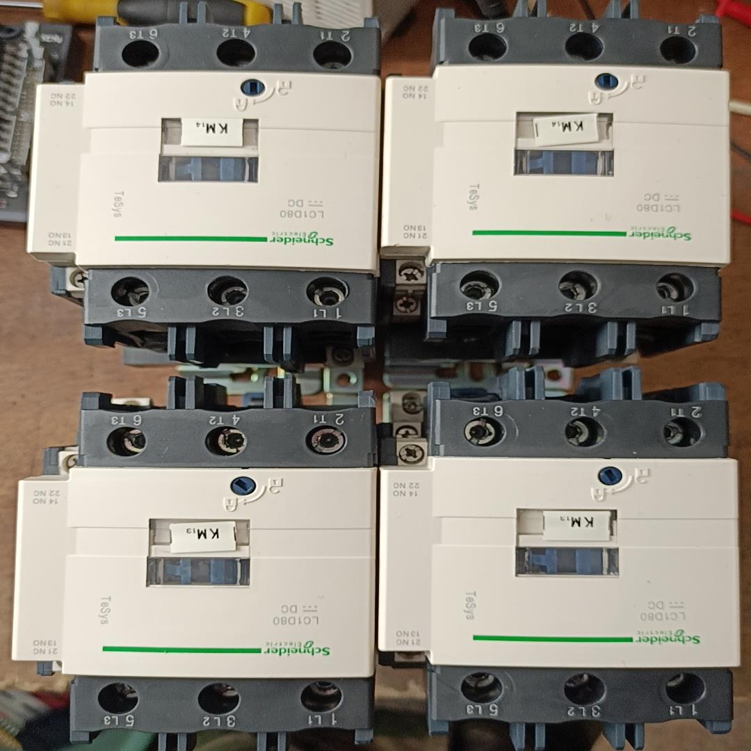 施耐德直流接触器：LC1D80…DC    24V