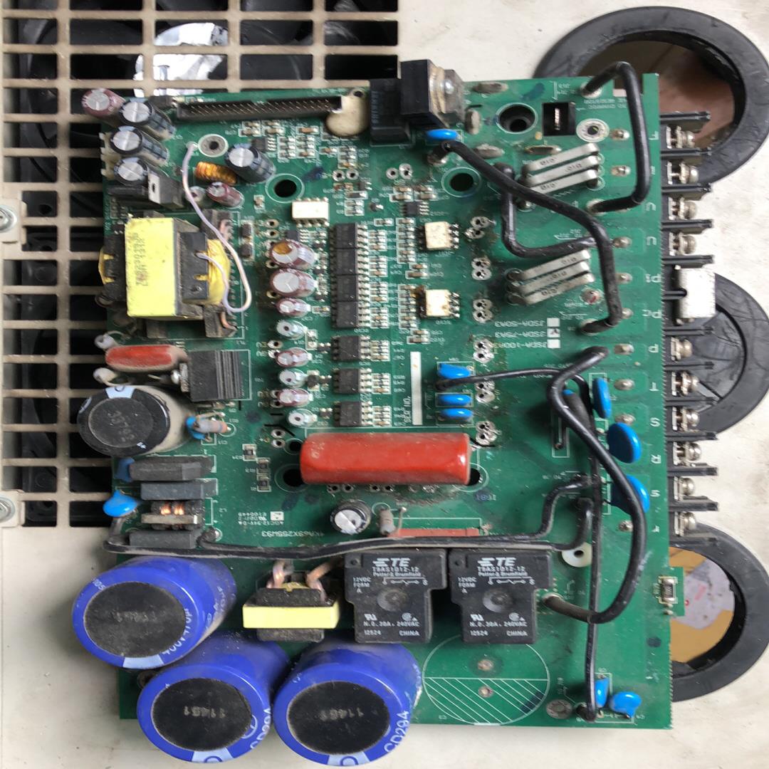 东伺服驱动器 销售JSDA-75A3驱动板模块炸已拆掉