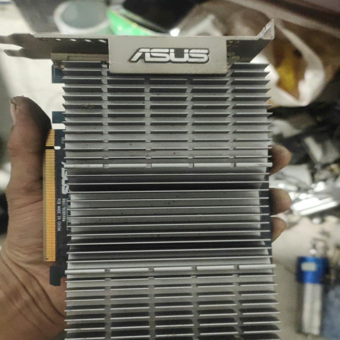 ASUS 华硕 GT 显卡  0噪音无风扇 拆机件不包好坏