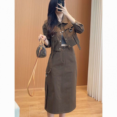 咖啡色工装套装女春夏2025年新款女装早秋短外套+半身裙两件套潮