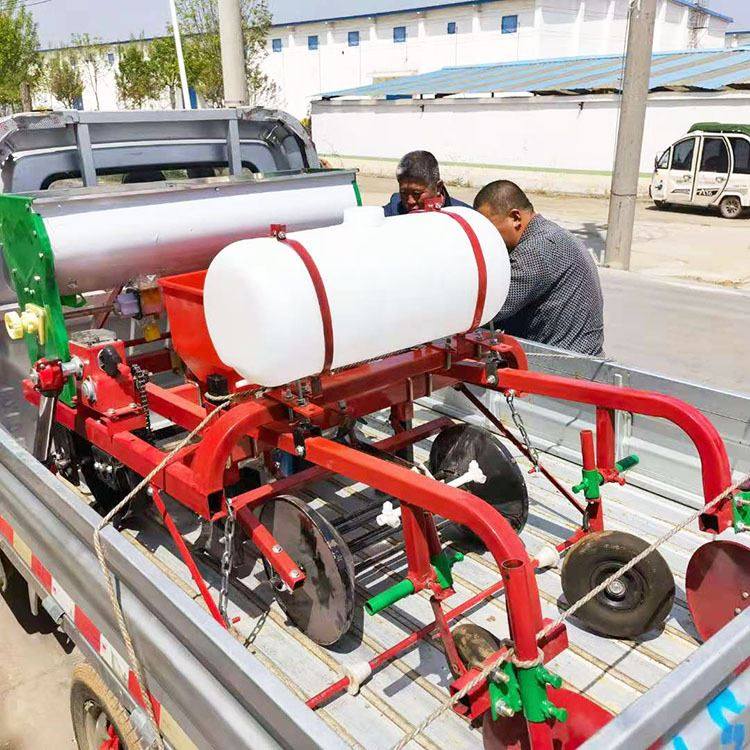 2行起垄铺膜花生精播机 河北邯郸小四轮带毛豆播种机自动覆土盖膜
