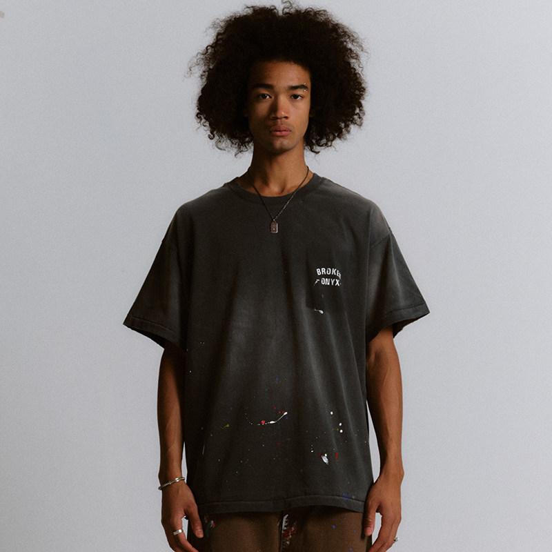 Brokenonyx 泼墨做旧标语短袖 （深灰色）LOGO PAINTED TEE