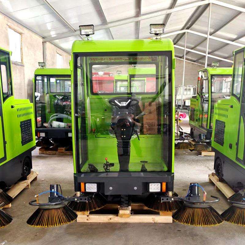 鲁鸿电动扫路车单风机智能扫路机商场清洗设备驾驶式扫地机