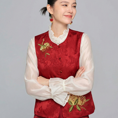 馨菲26年早春新中式红色新年钉珠刺绣马甲女新款复古马甲10361