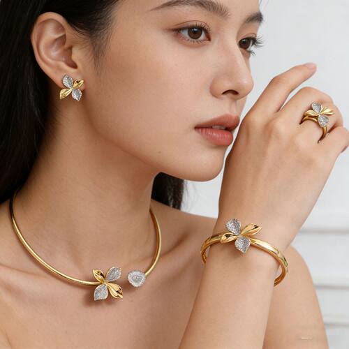 小众金色金属花朵锁骨链女高级感