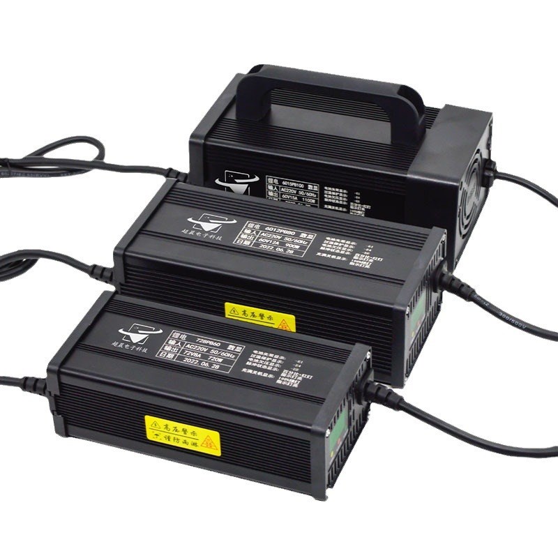 电动观光老爷堆高叉车通用72V84V15A8F7.6V20A 充电机锂电池充电
