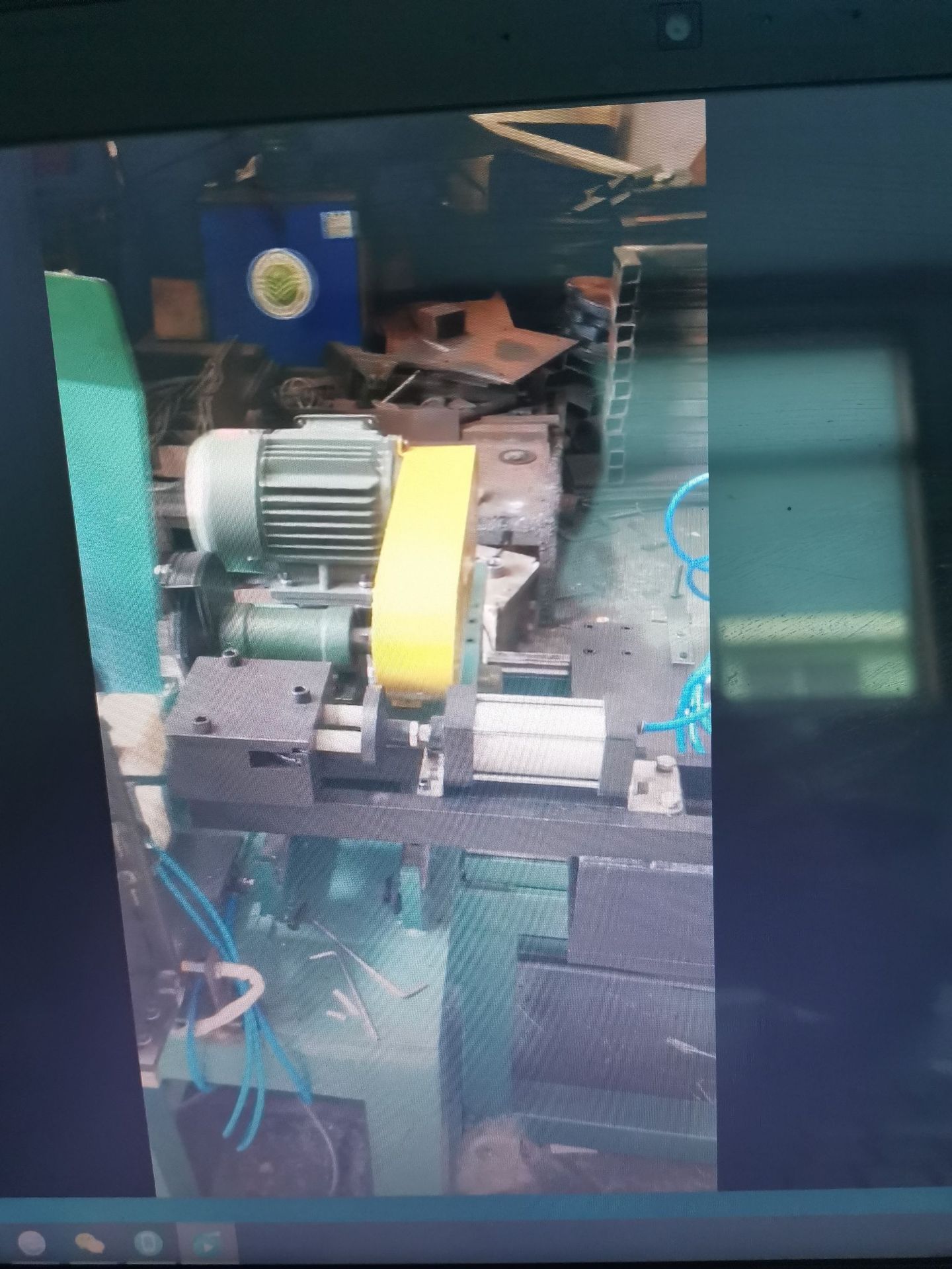 内螺纹铜管成型机带中段光管跳步自动直条内螺纹铜管加工。