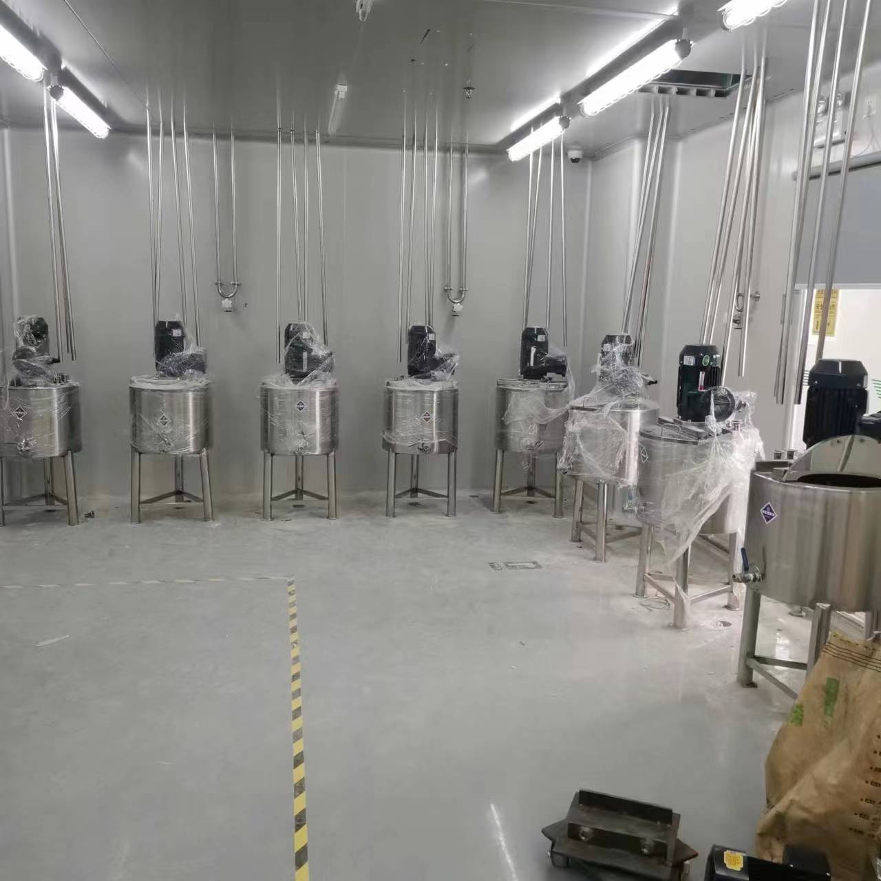 配料缸加热乳化罐燃料混合不锈钢单层搅拌罐机消毒液洗衣液搅拌机