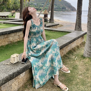 超仙浪漫油画无袖吊带裙女夏季新款度假风森系绝美小个子连衣裙图片