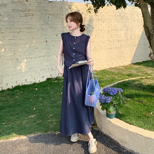 现货 209-3239-P145-K208深蓝色无袖上衣套裙图片