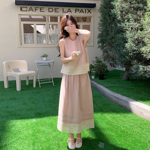 粉色甜美蕾丝拼接背心套装裙女夏季2025新款独特漂亮半身裙两件套图片