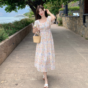 多巴胺碎花连衣裙女夏季2025新款甜美气质减龄法式泡泡袖公主裙子图片