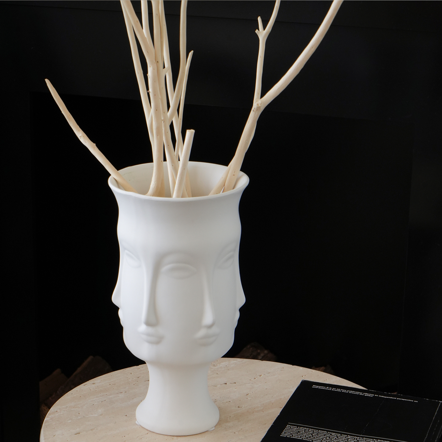 北欧现代白色陶瓷人脸花瓶装饰