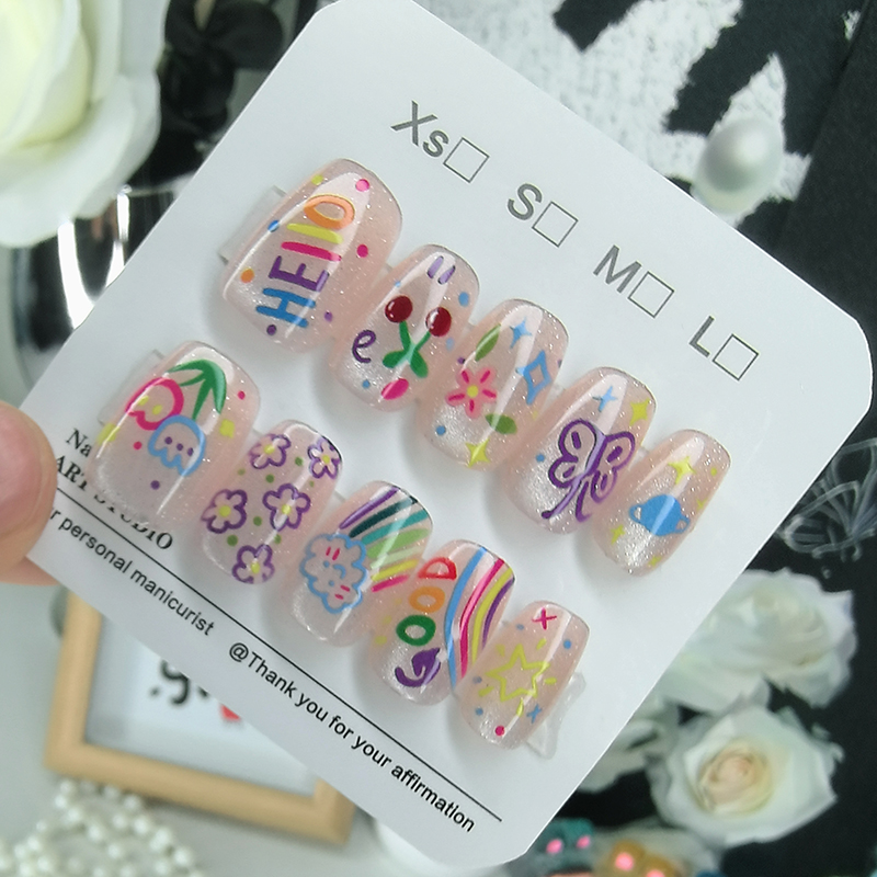 2025新款短款卡通彩虹小花美甲