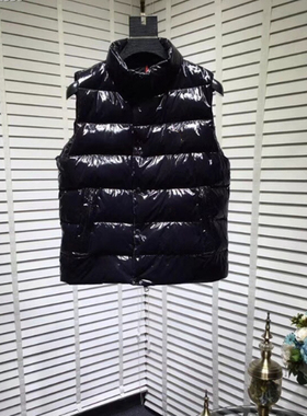 Winter 2022 down vest The eternal classic Black fashion casu