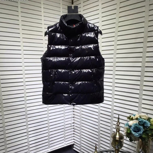 Winter 2022 down vest The eternal classic Black fashion casu