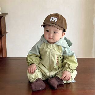 春秋可爱衣服连体衣超婴儿婴幼儿洋气萌宝宝外套连帽外出冲锋衣潮