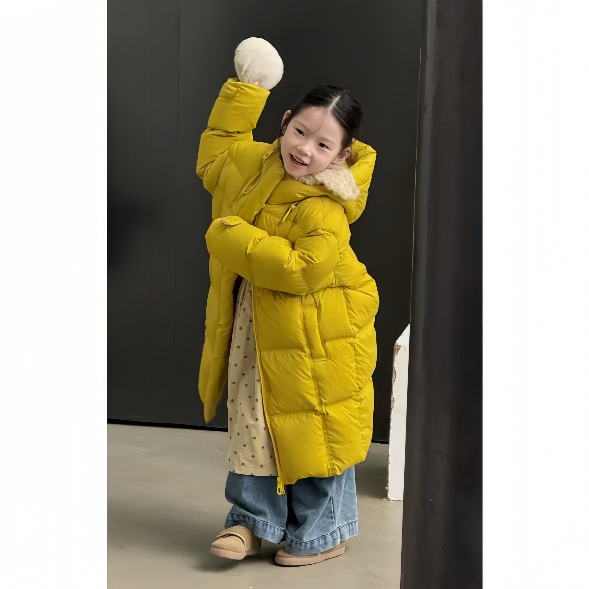 2025女童大被子棉服姜黄色加长加厚保暖棉衣冬季御寒中大童外套