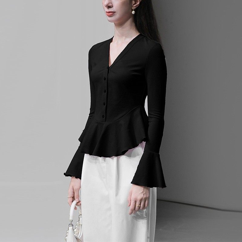 2025年秋季新款法式V领荷叶边收腰显瘦长袖不规则坑条针织上衣