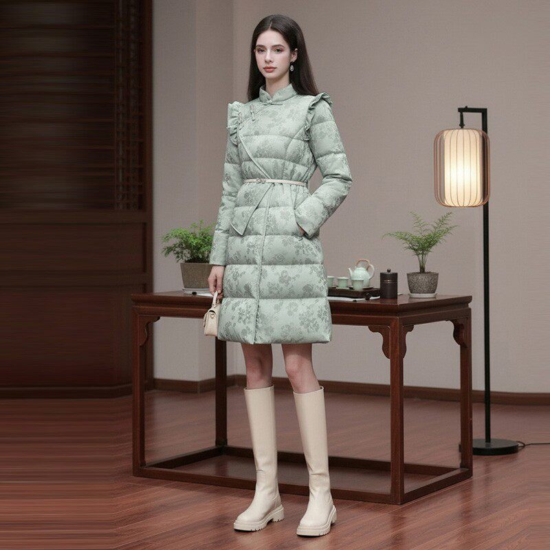 2025年冬季新年新中式立领长袖收腰不规则设计A字提花羽绒服外套