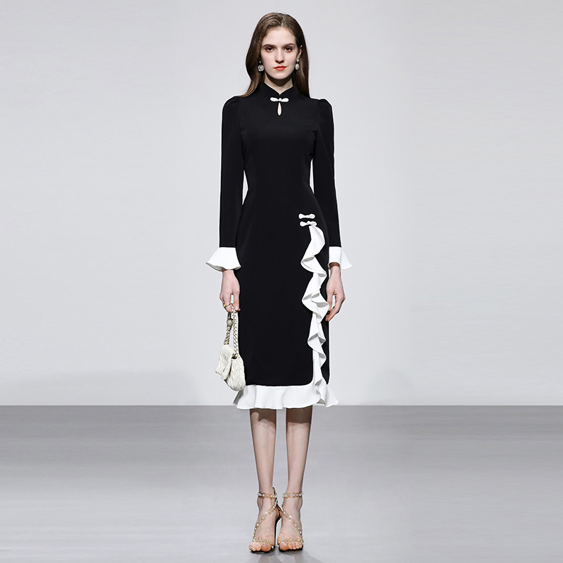 撞色荷叶边拼接小黑裙