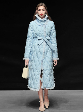 2025冬装新款优雅名媛范淡水蓝羽绒大衣系带长款荷叶羽绒外套女