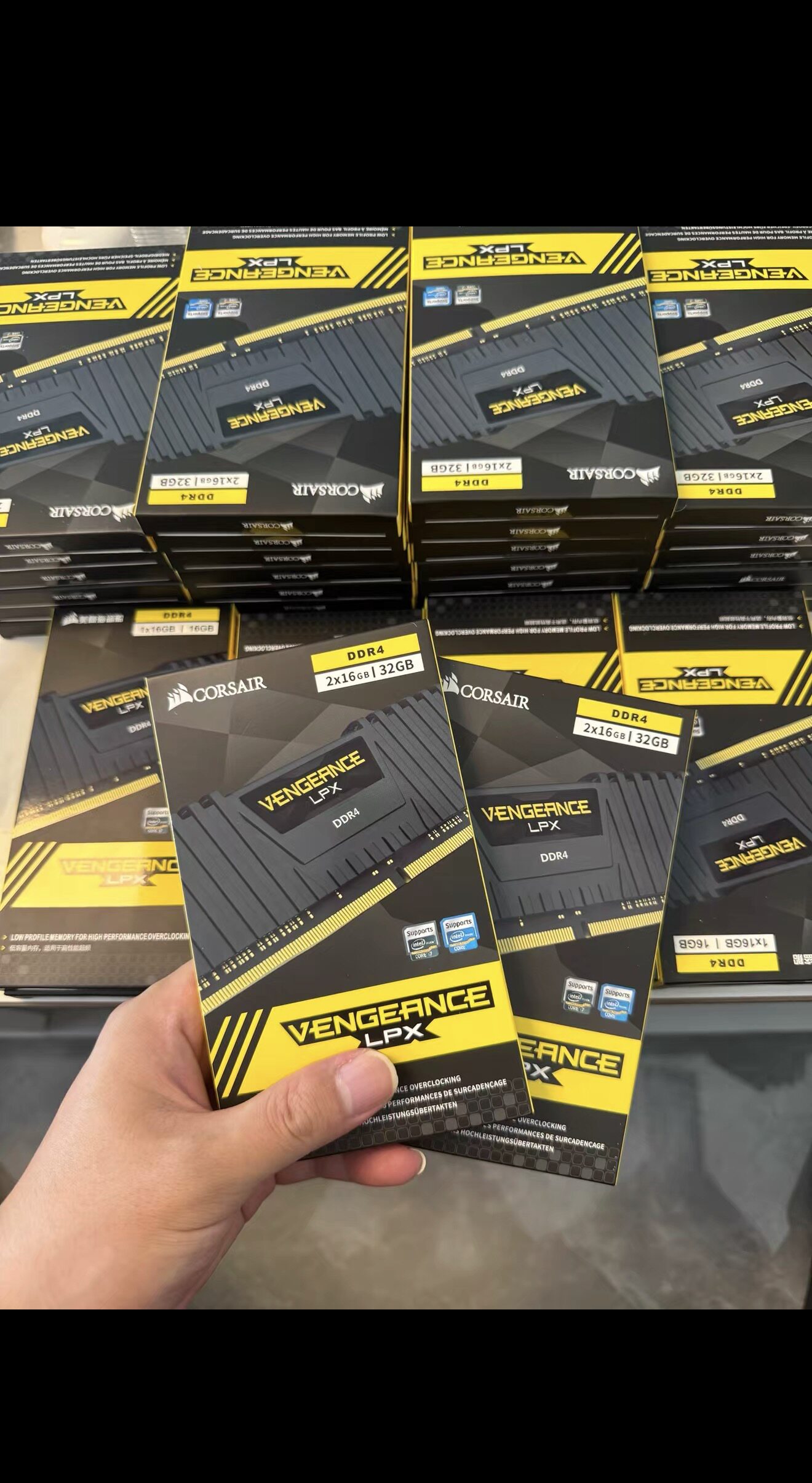 全新盒装海盗船8G 16G 32G 3200 3600 内存条台式机通用
