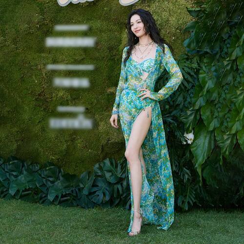 钟楚曦同款度假风防晒泳衣女三件套高级感保守遮肉显瘦长裙泳装