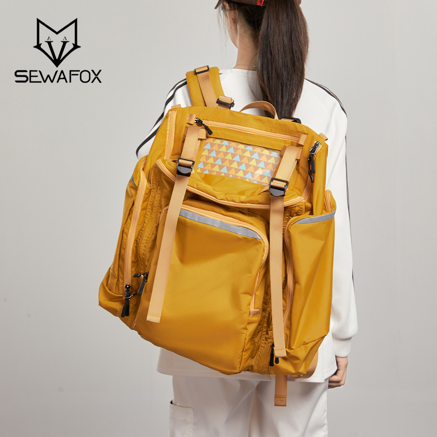 户外背包可扩容轻量化书包轻便登山旅行女大容量多功能行李双肩包