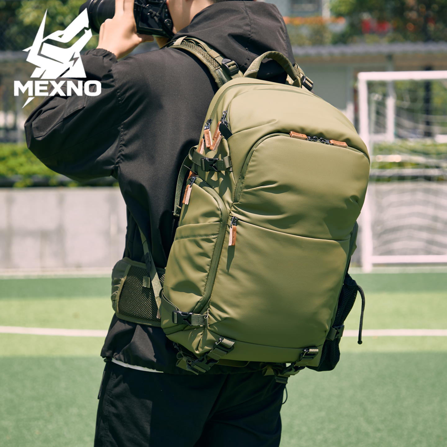 新款防泼水大容量户外通勤双肩包旅行相机背包微单收纳登山摄影包