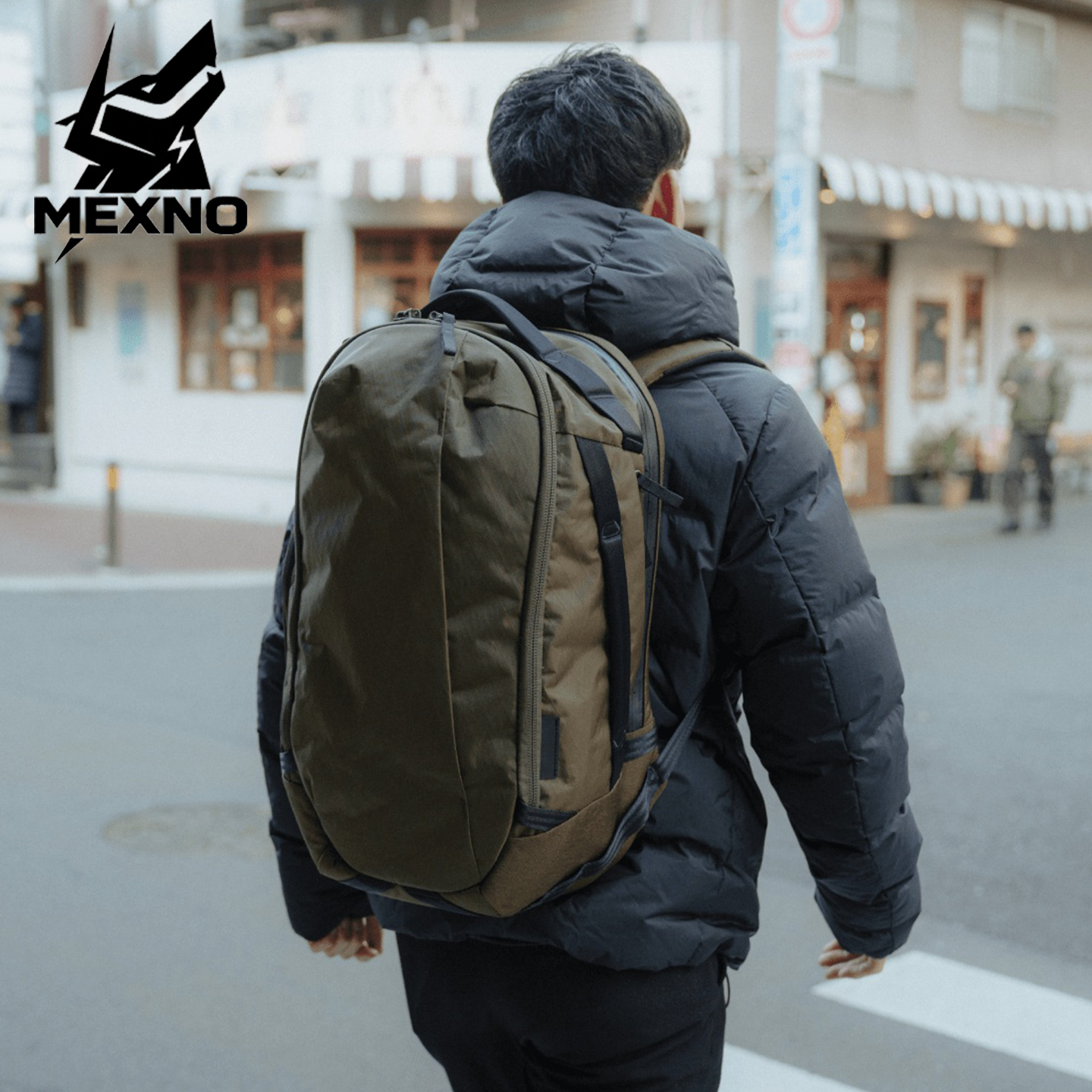 大容量旅行防水男士电脑双肩包休闲户外登山徒步简约多功能背包男