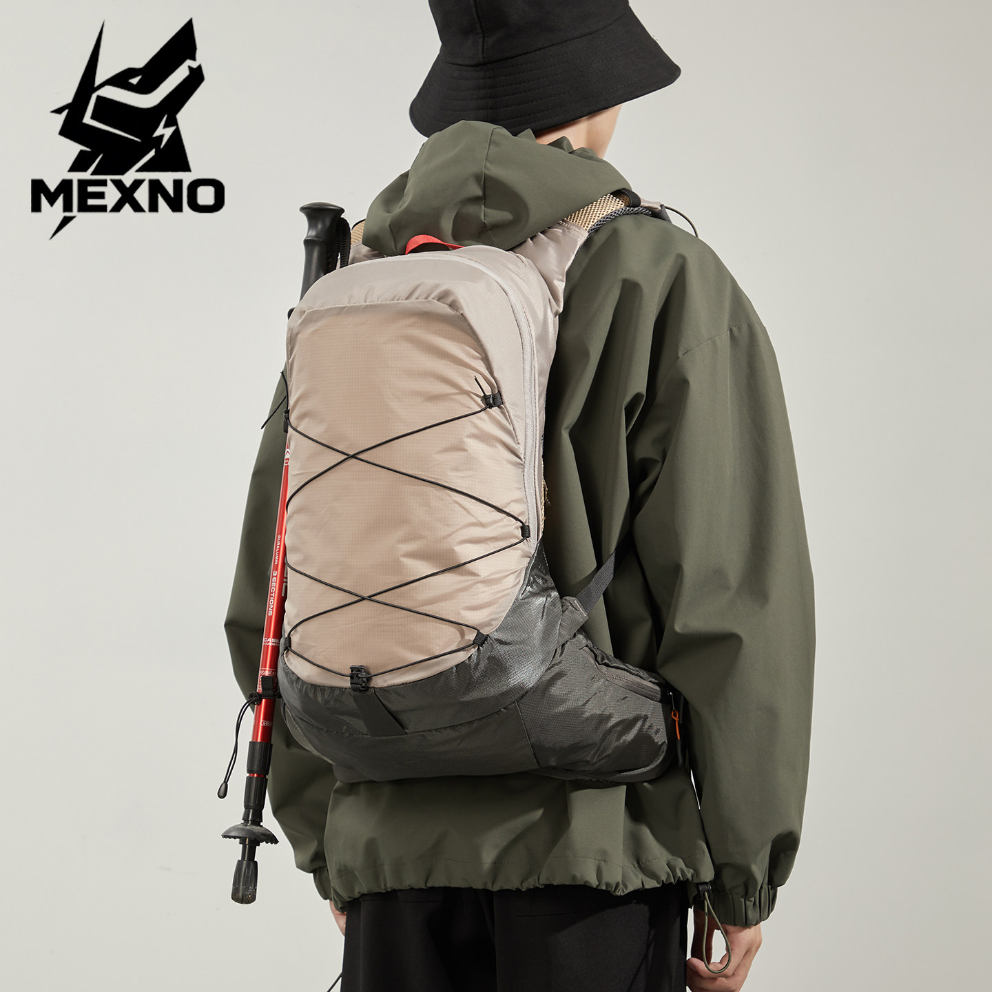 轻量化户外背包轻便休闲登山包冲顶包徒步短途旅行防水男士双肩包