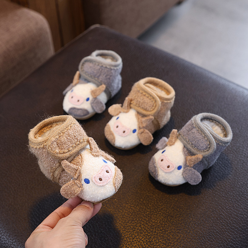 冬季新生婴儿学步鞋保暖软底防滑
