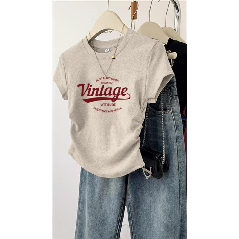 夏日多巴胺穿搭正肩印花短袖t恤女夏不规则弧形下摆修身短款上衣