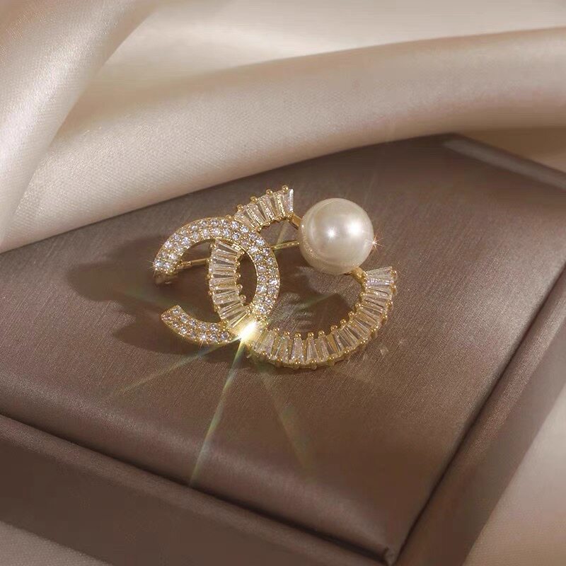 高档大气小香风双c胸针女