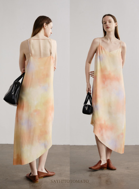 Sayhitotomato【橘子汽水】晕染V领天丝吊带裙可调节连衣裙