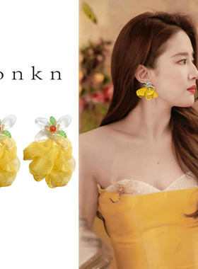独特黄色花朵耳环女新款爆款高级绝美耳钉多巴胺海边旅游夸张耳饰