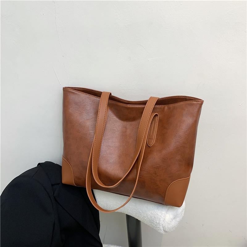 Large capacity soft leather handbag women