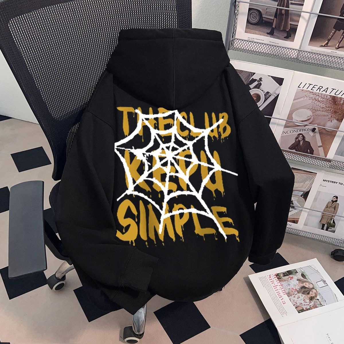 高街风蜘蛛网字母印花连帽卫衣男