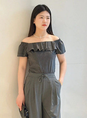 哥家官网女装2026夏新款正品时尚优雅一字肩荷叶边短袖T恤130057