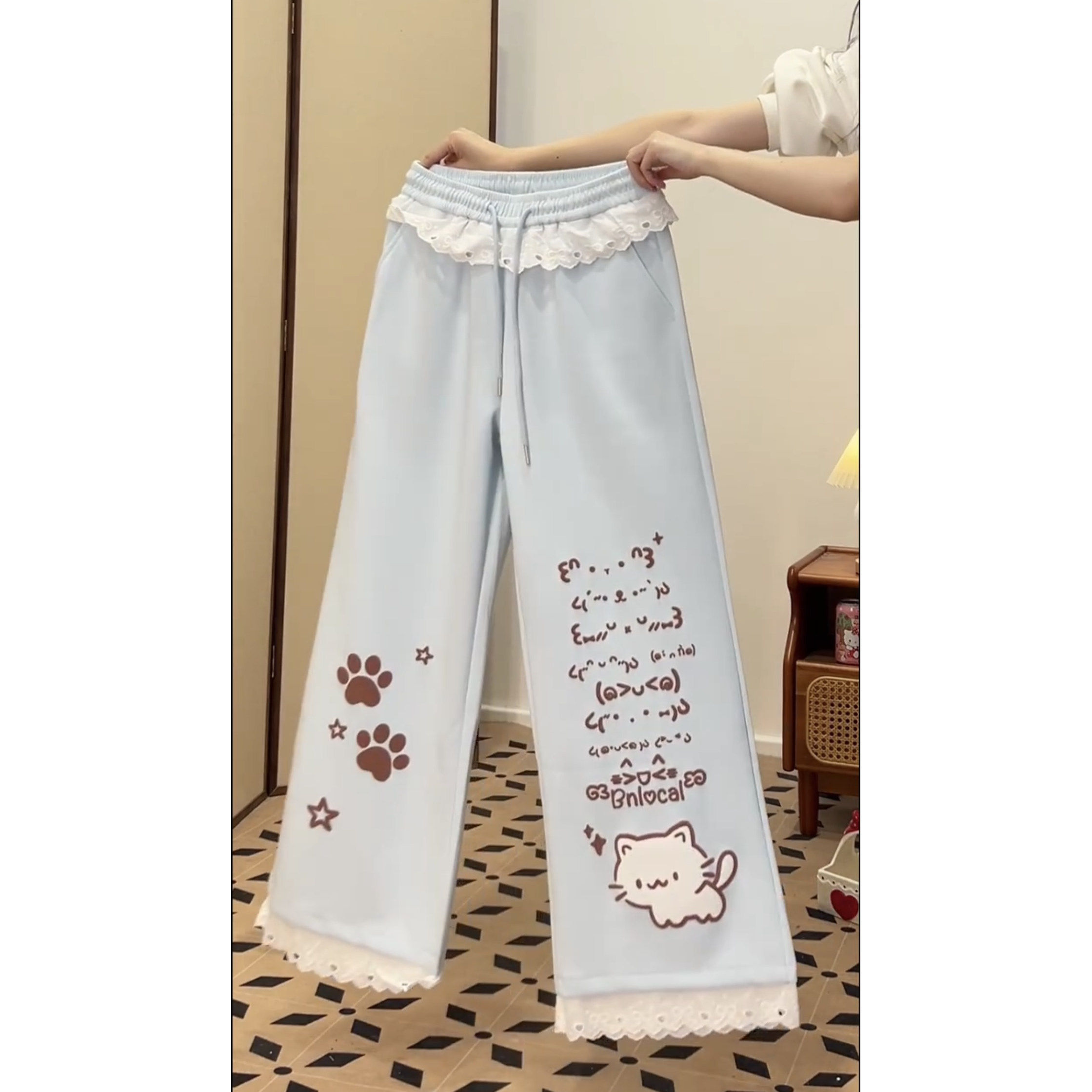 日系软妹毛球挂绳设计感直筒裤女秋冬款加绒宽松刺绣小狗拼接长裤